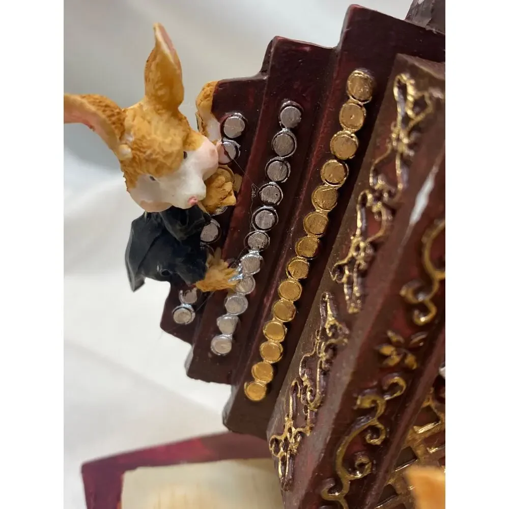Classic Treasures Musical Animated Accordion & Mouse Sculpture.